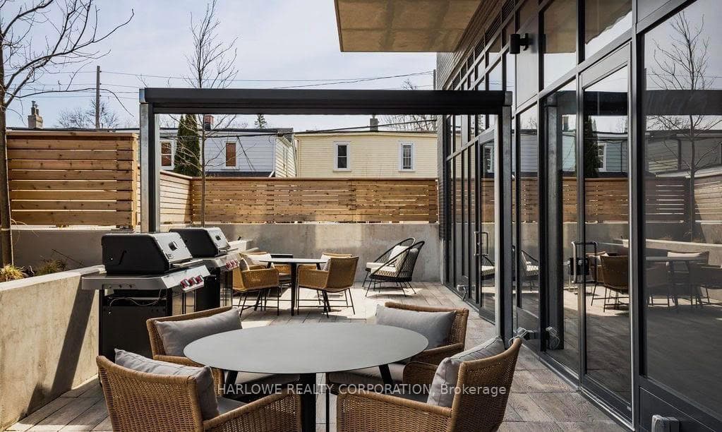2369 Danforth Avenue Unit 703 photo 12