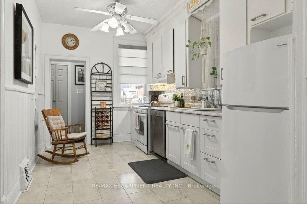 49 Cheever Street photo 10