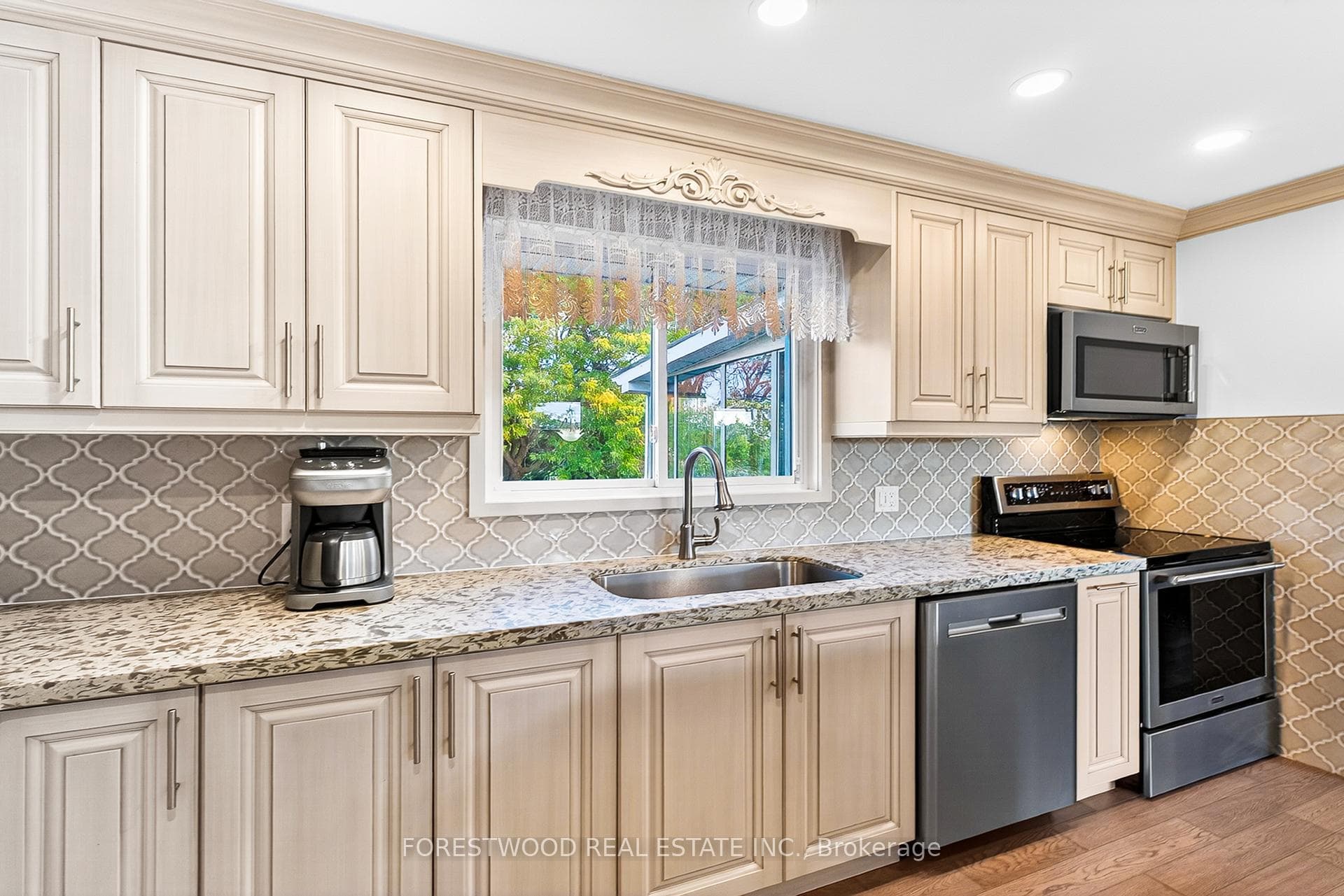 93 Deerhurst Road photo 12
