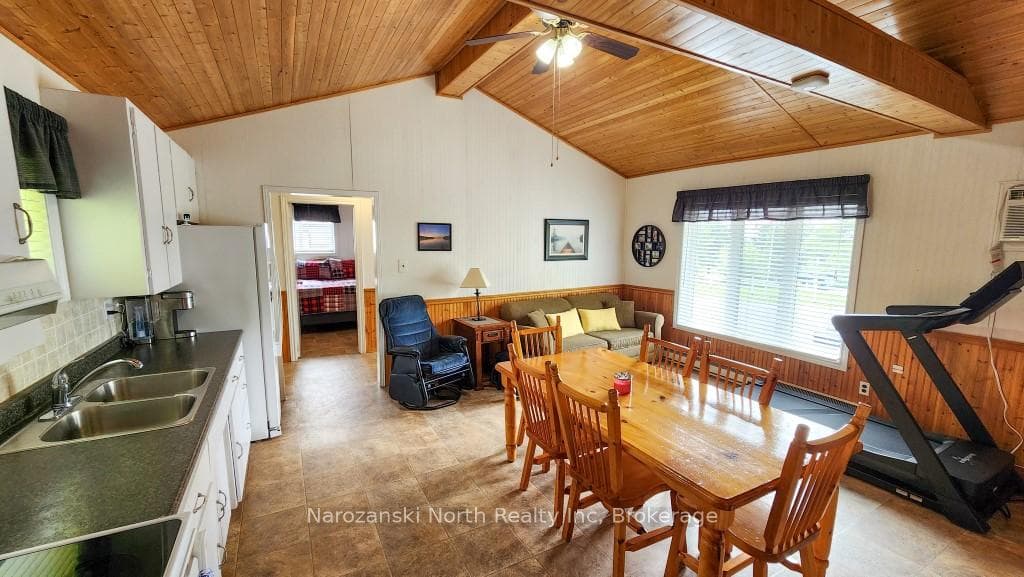311 Turenne Road photo 11