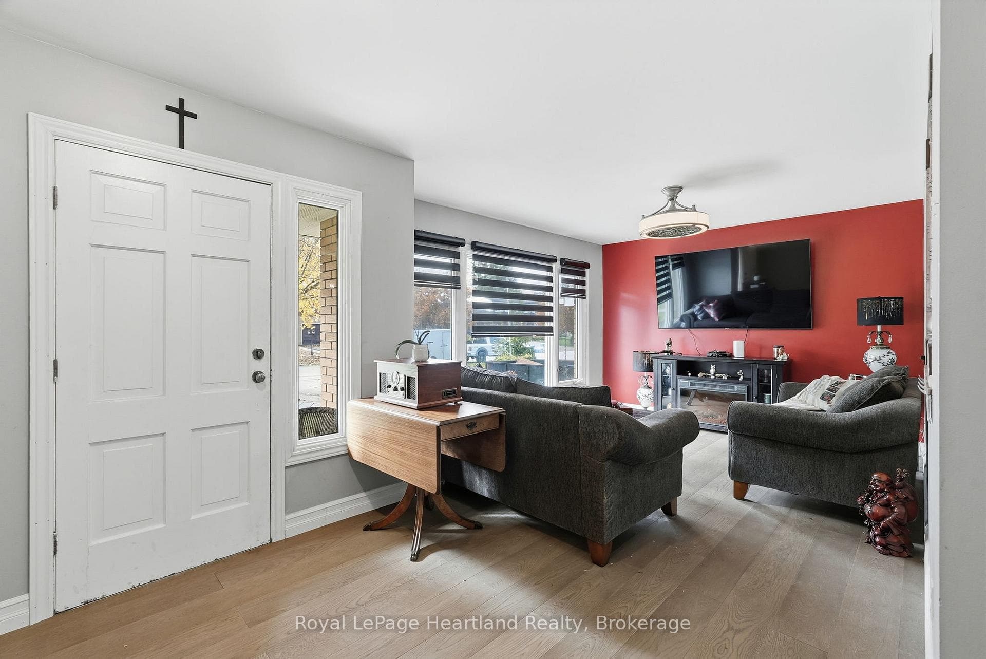 292 Wellington Street photo 3