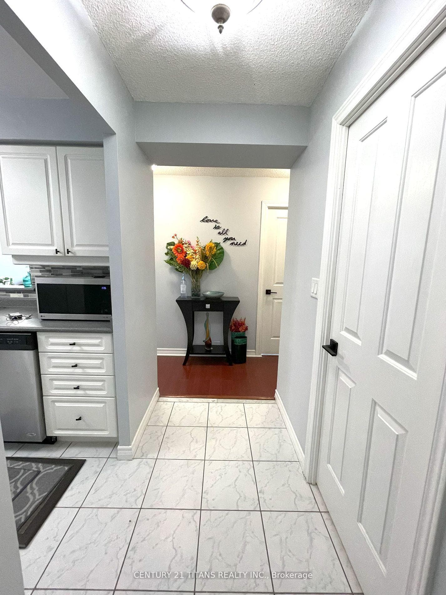68 Corporate Drive Unit 2128 photo 2
