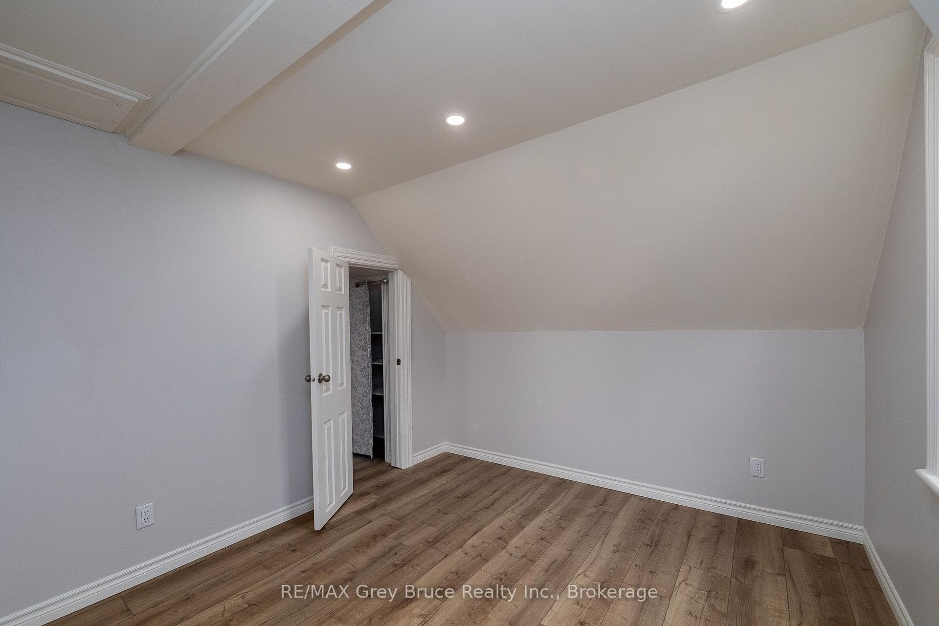 1131 3rd Avenue photo 24
