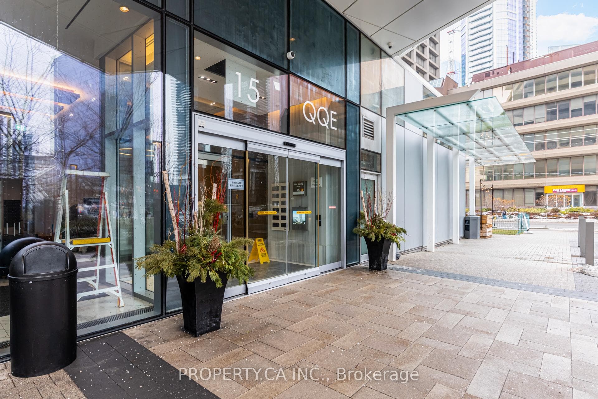 15 Queens Quay Unit 419 photo 16