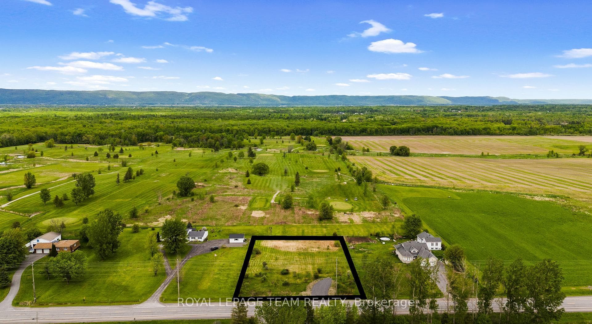 0 Dunrobin Road photo 1