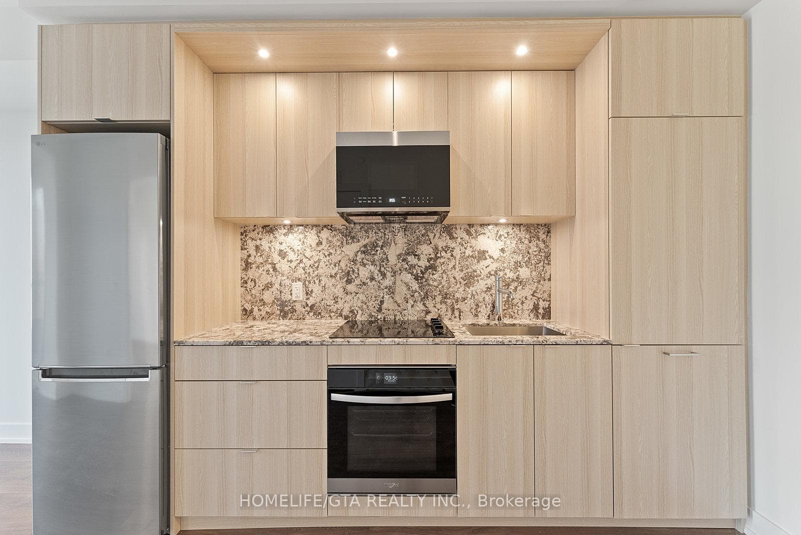 60 Central Park Road Way Unit 403 photo 6