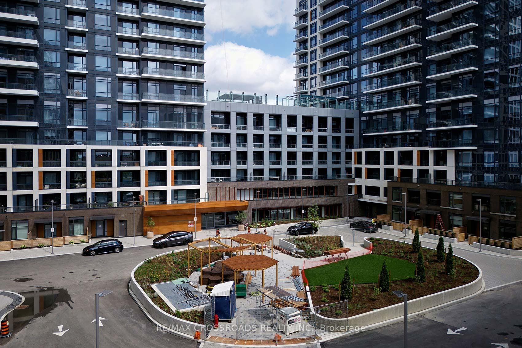 8 Beverley Glen Boulevard Unit D-421 photo 24