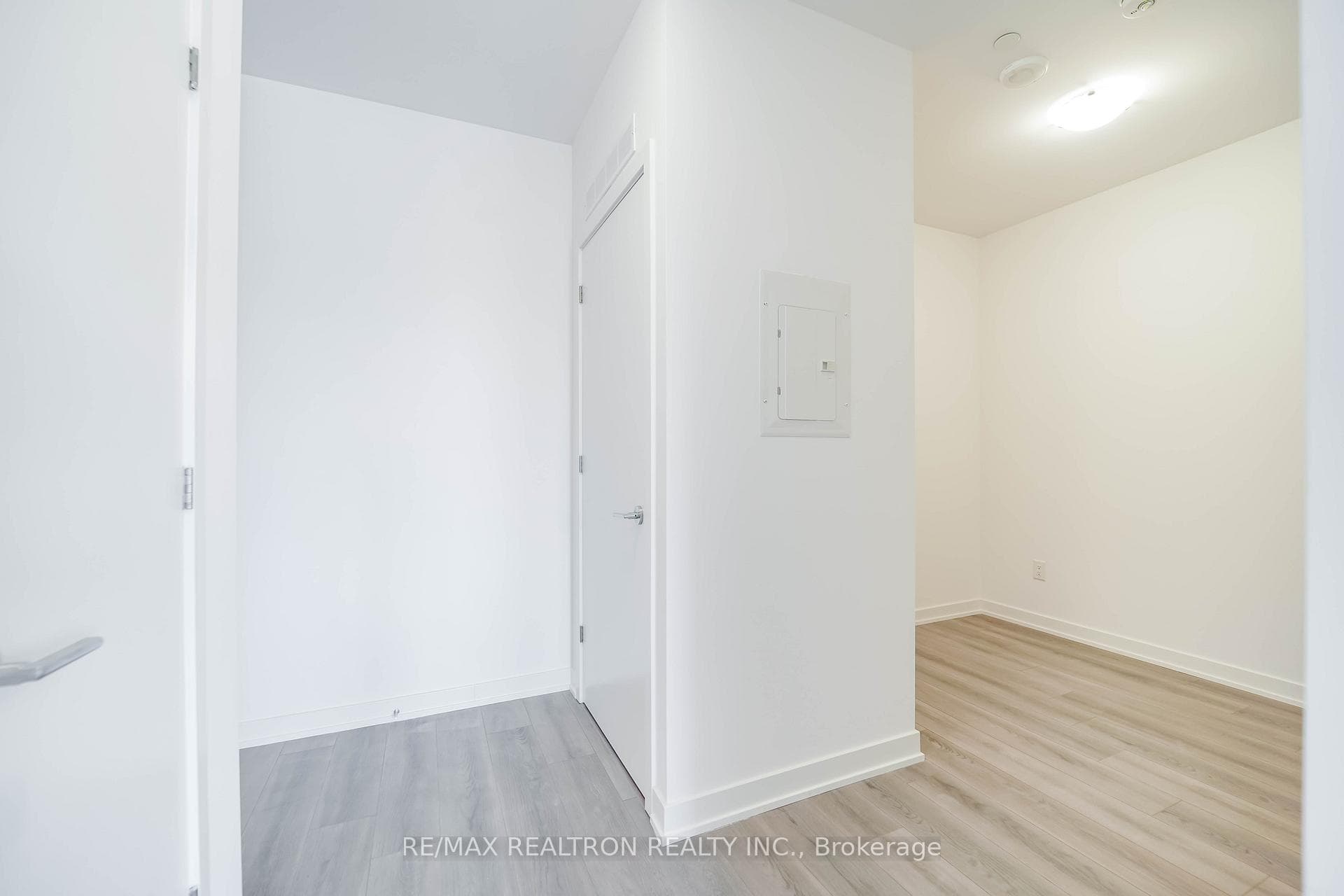 7439 Kingston Road Unit 101 photo 6