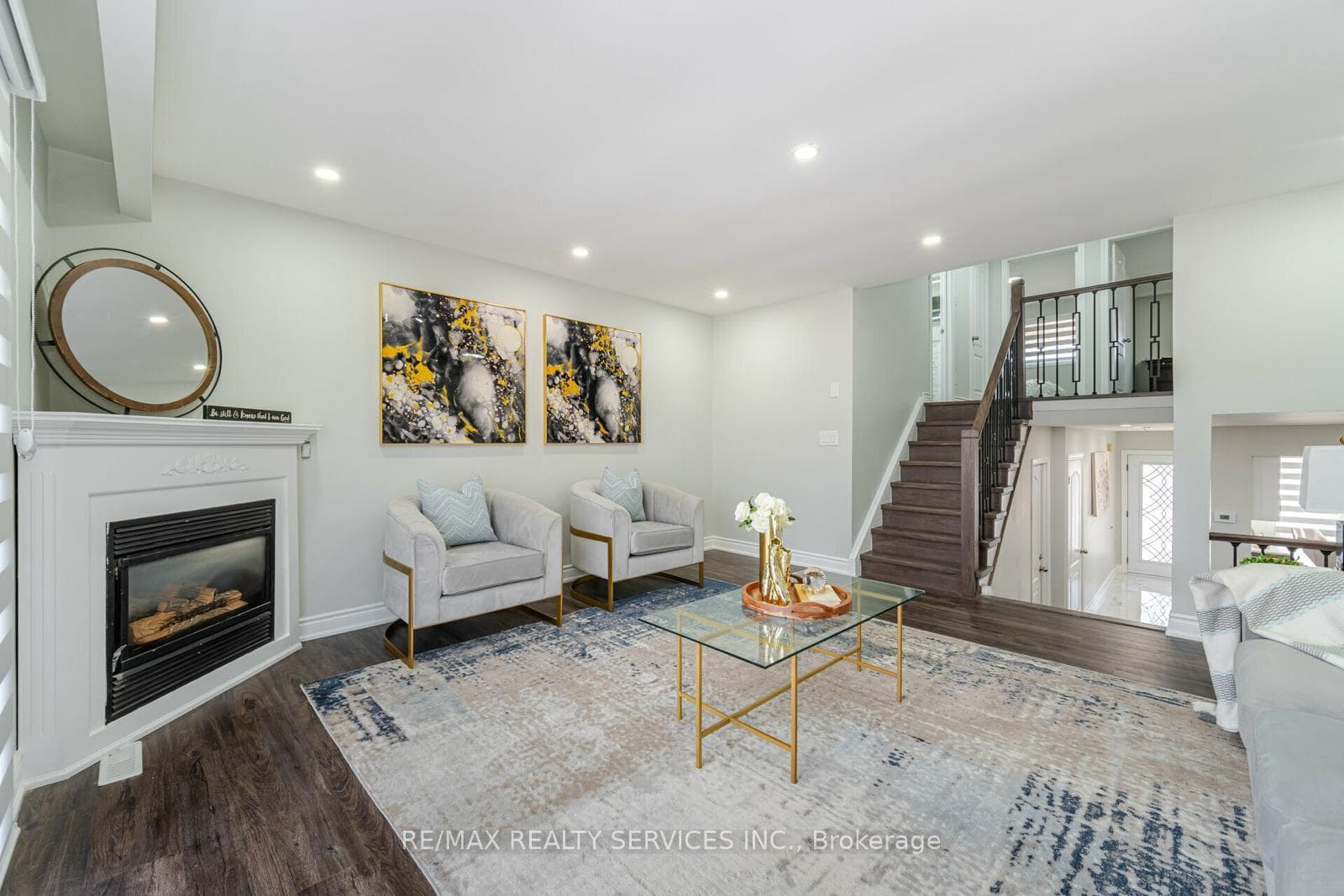 32 Ashurst Crescent photo 14