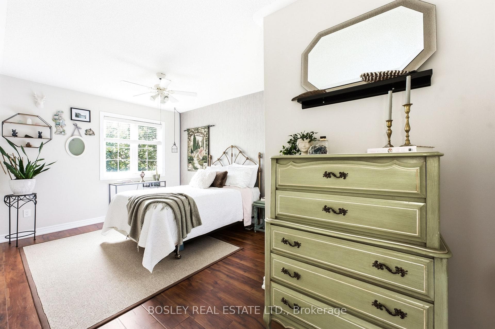 2160 Highcliffe Way photo 28