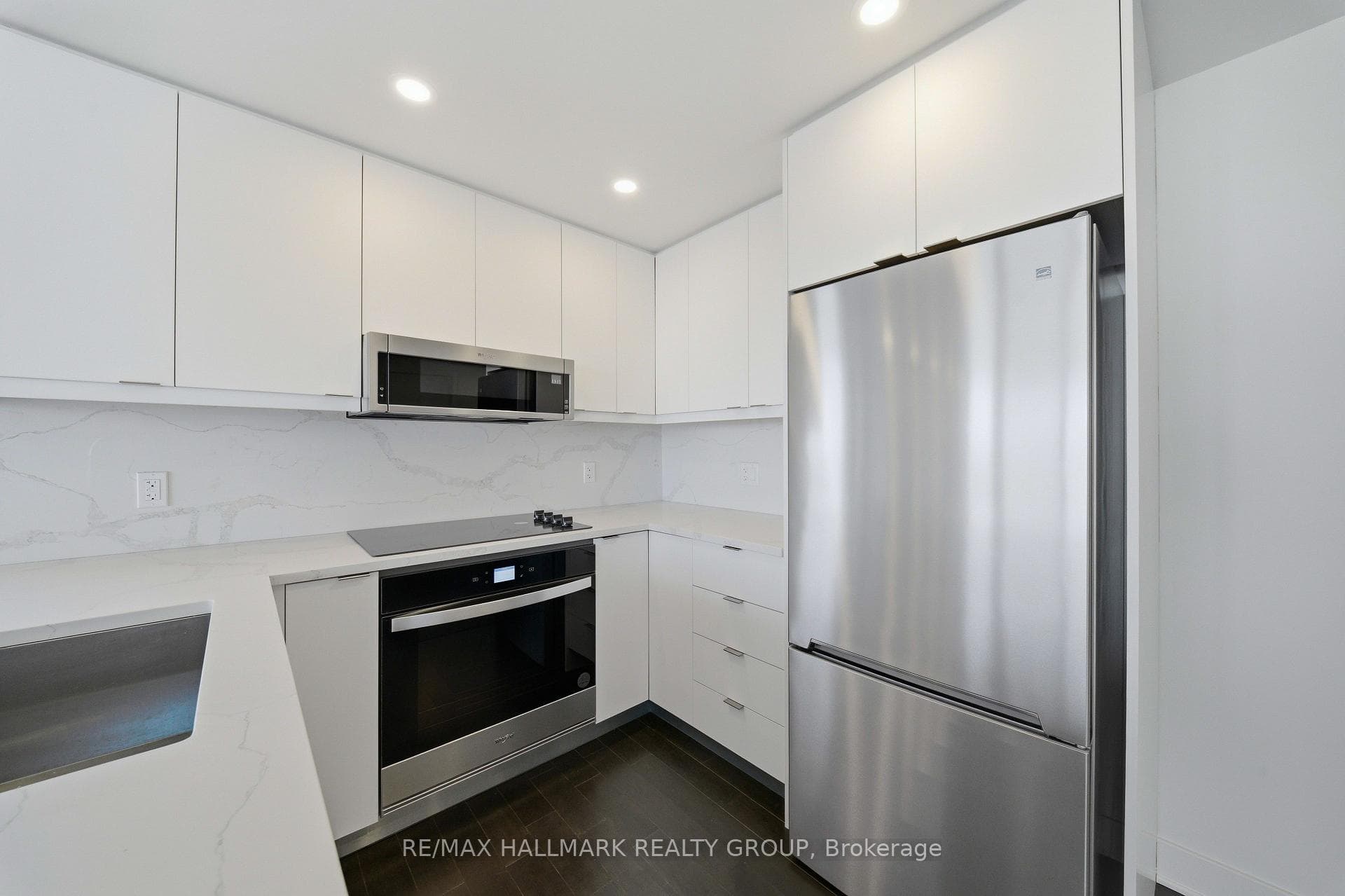 180 George Street Unit 2406 photo 12