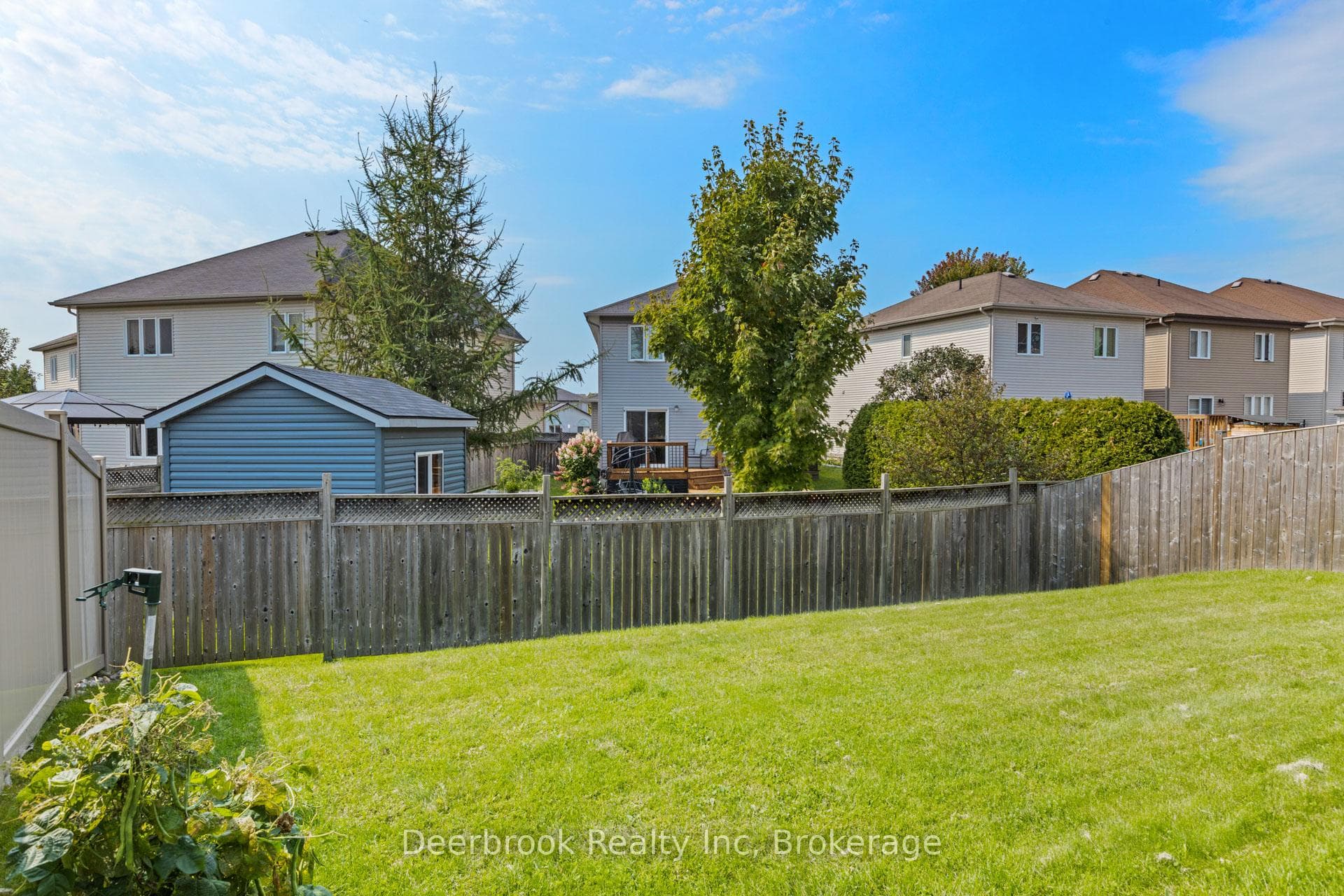 289 Topaze Crescent photo 24