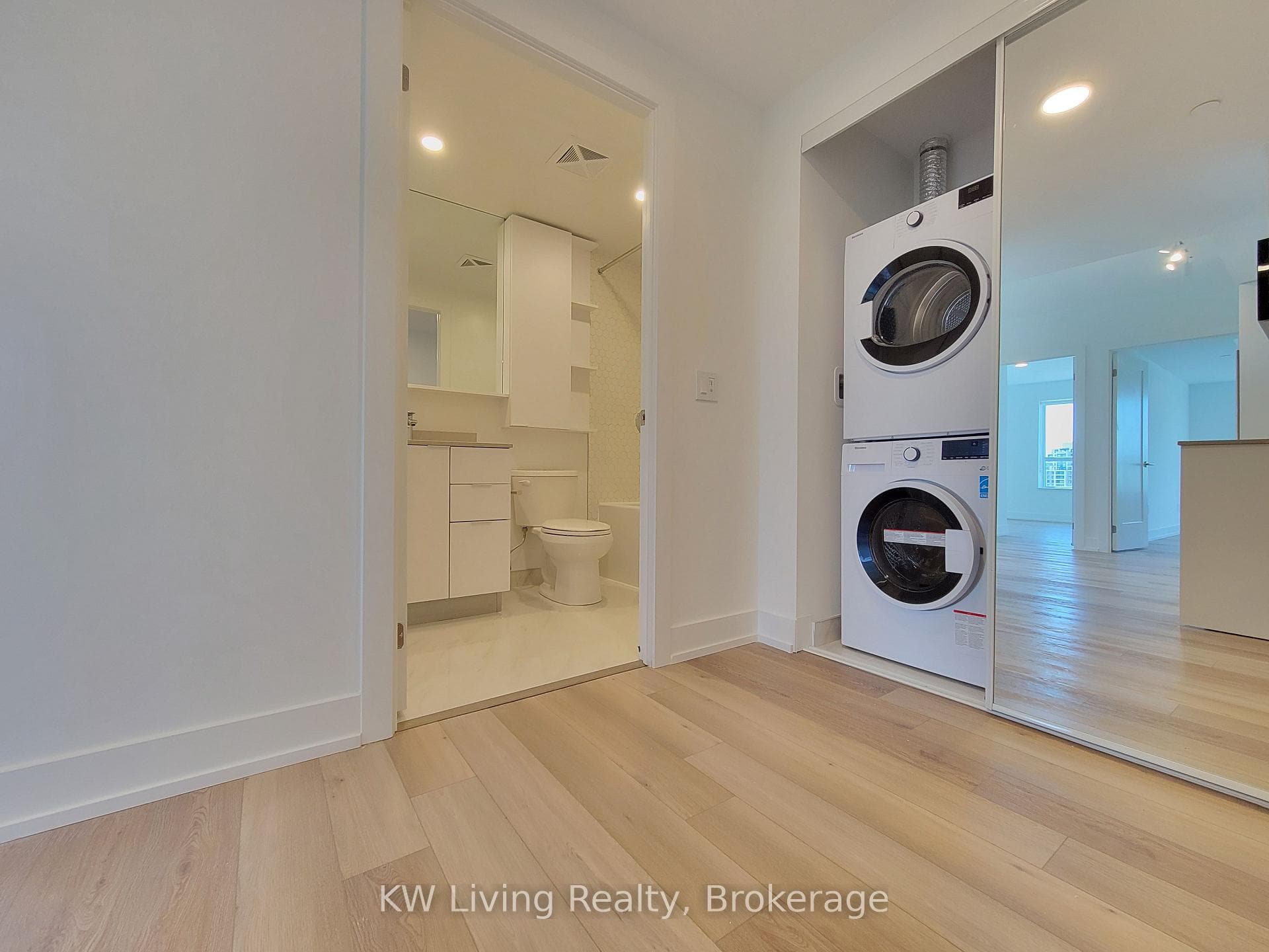 8 Cedarland Drive Unit 819 photo 12
