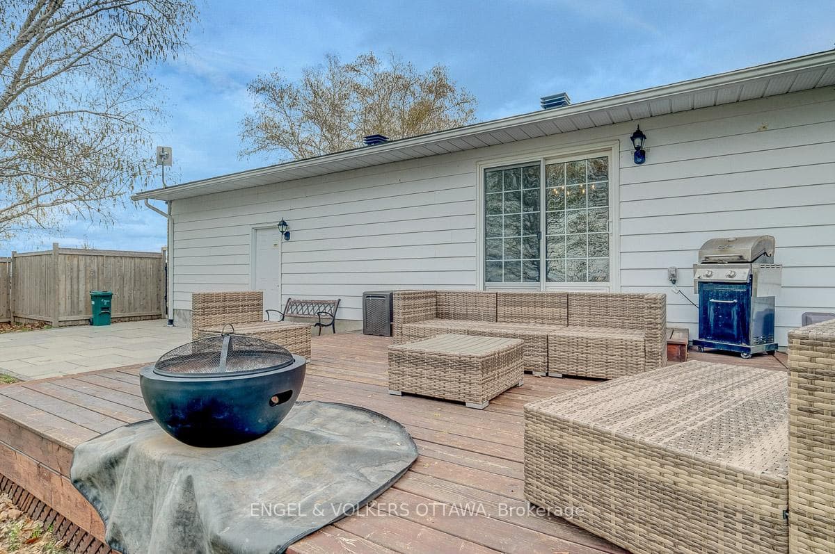 2963 Roger Stevens Drive photo 31