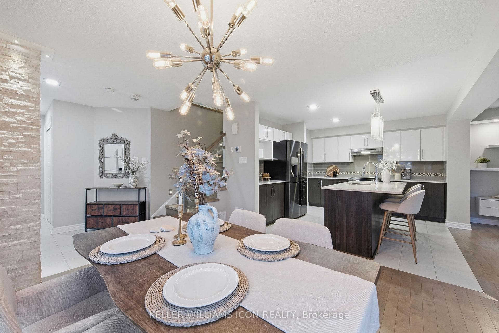 718 Breakstone Road photo 8