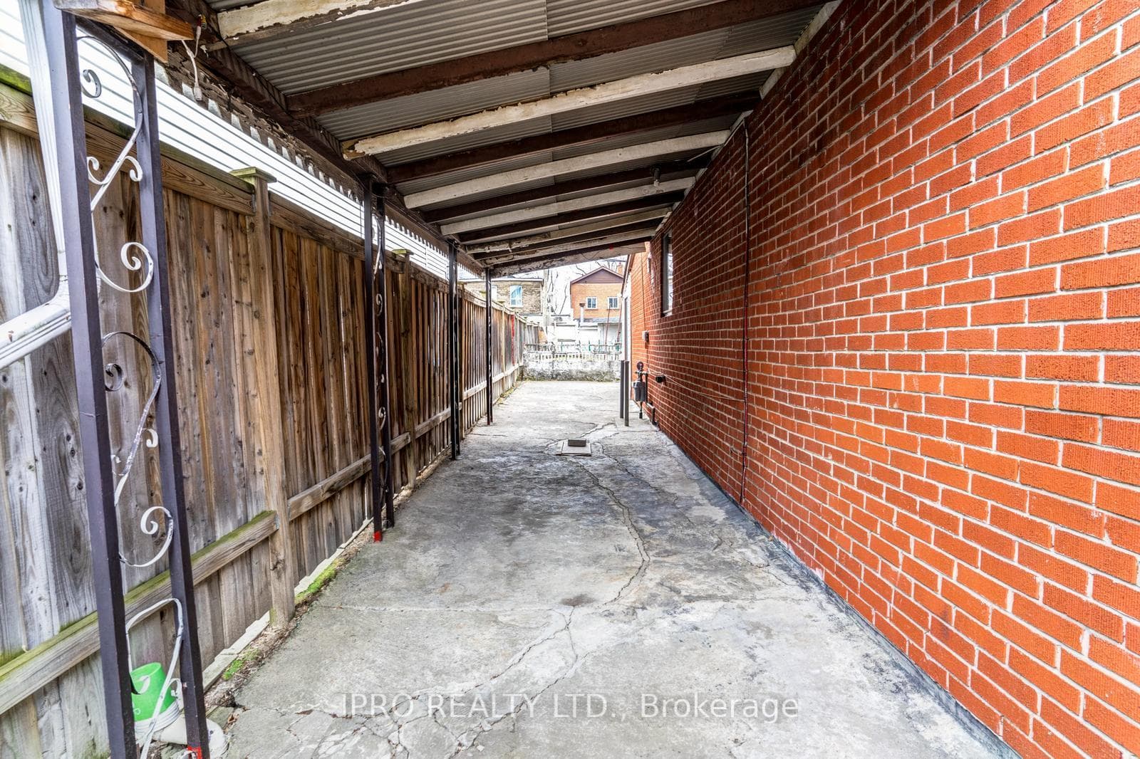 139 Hazelwood Avenue photo 27