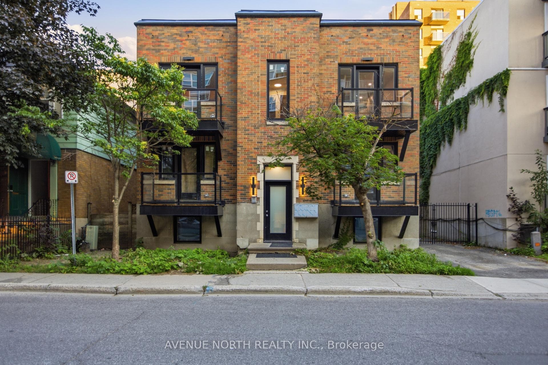 180 Clarence Street Unit 5 photo 1