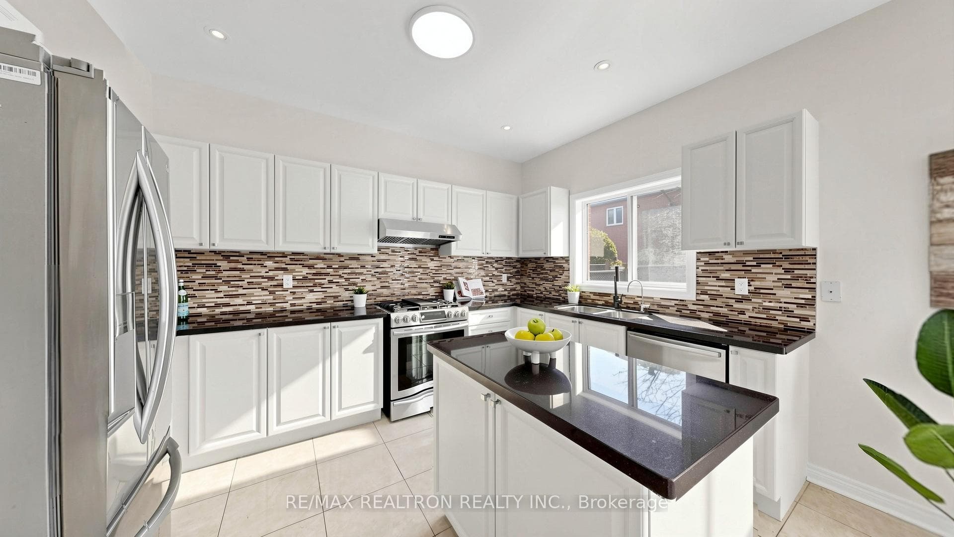 46 Gardenia Crescent photo 11