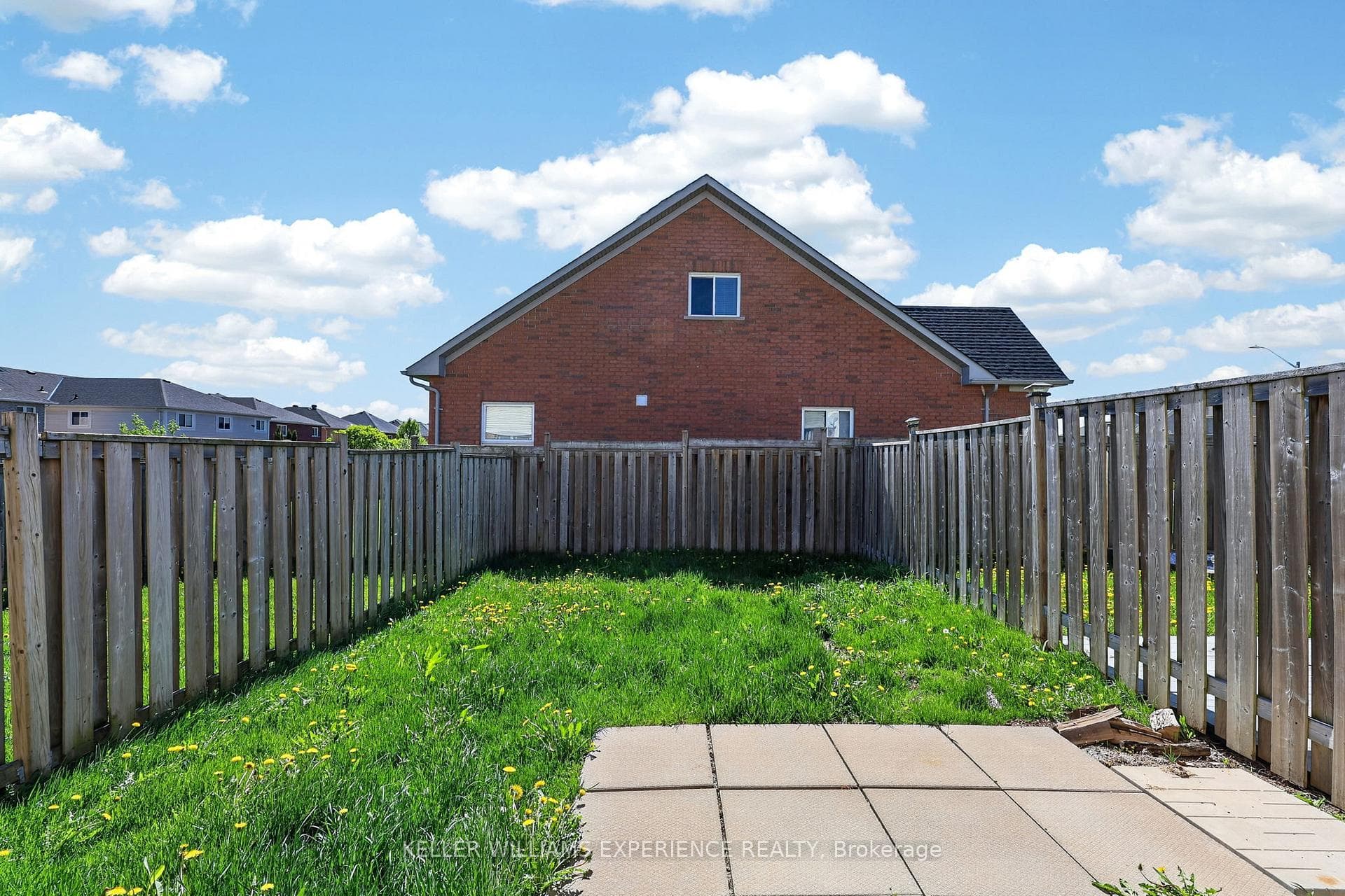 76 Commonwealth Road photo 40
