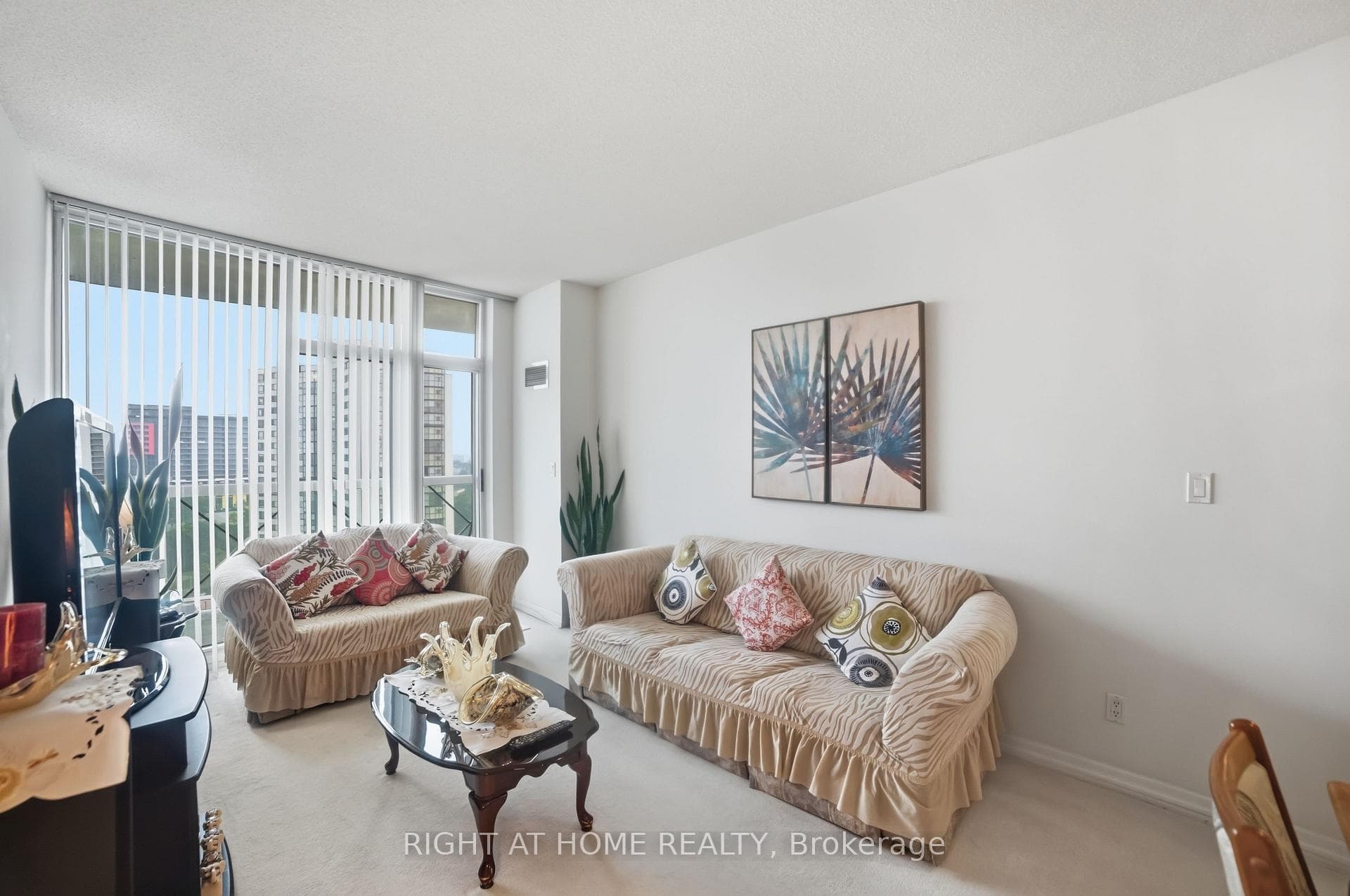 1359 Rathburn Road Unit 1007 photo 10