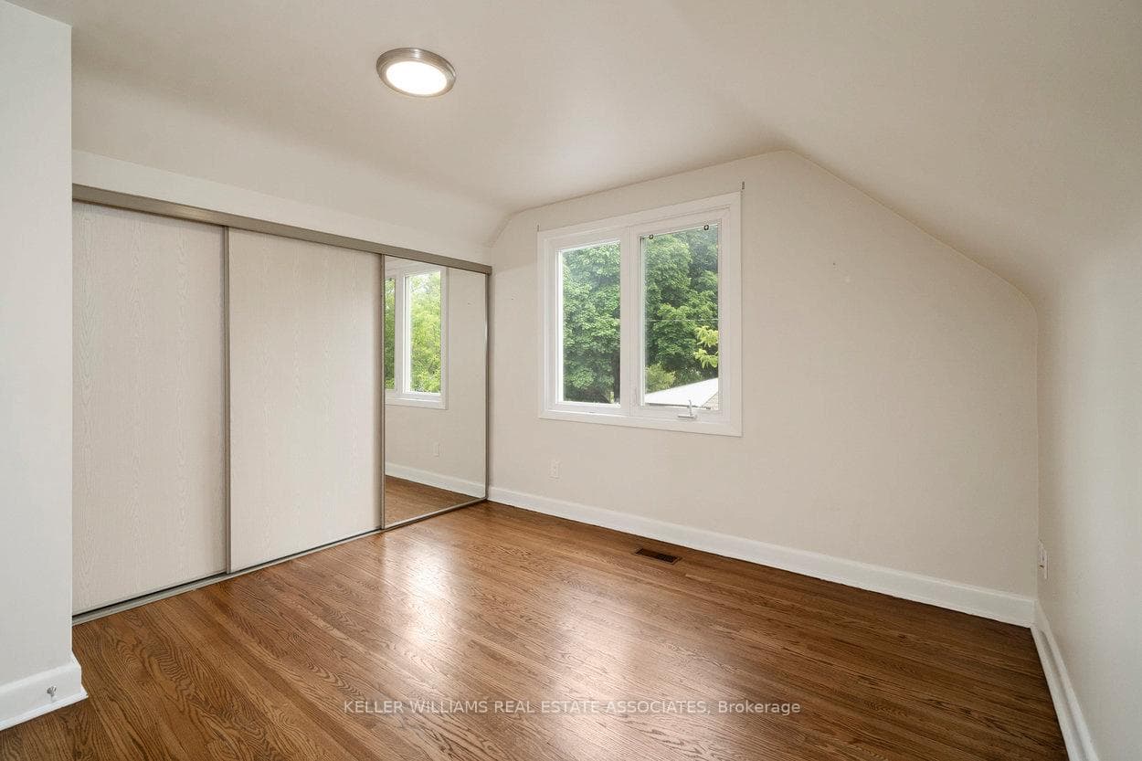 10 Joseph Street photo 23