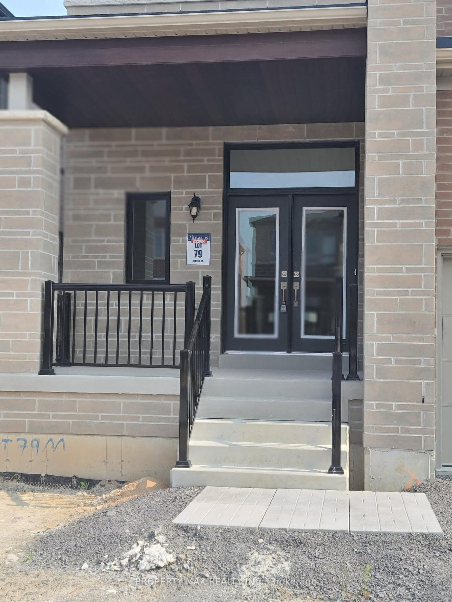 920 Rexton Drive photo 3