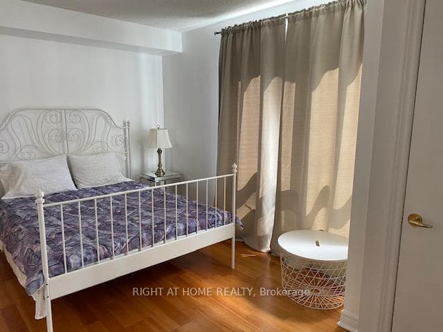 Primary Bedroom with Queen Bed & Full Bathroom