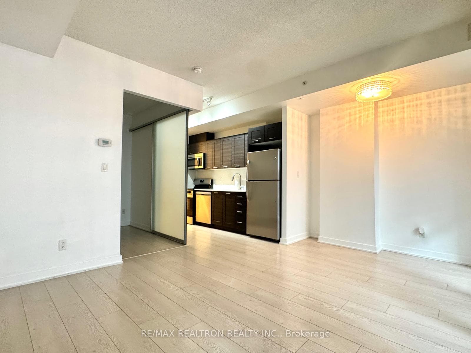 20 Bruyeres Mews Unit 516 photo 4
