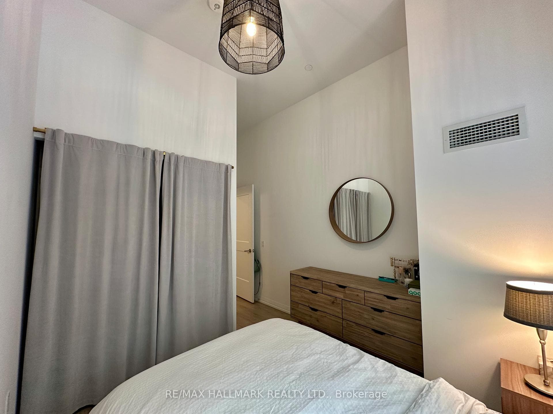 50 Dunfield Avenue Unit 214 photo 16