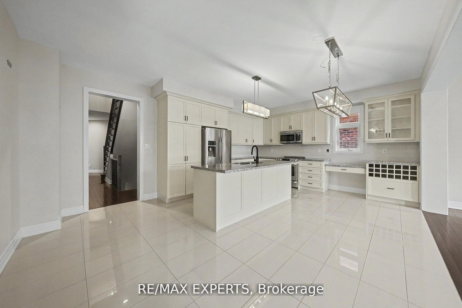 4 Sim Hill Crescent photo 22