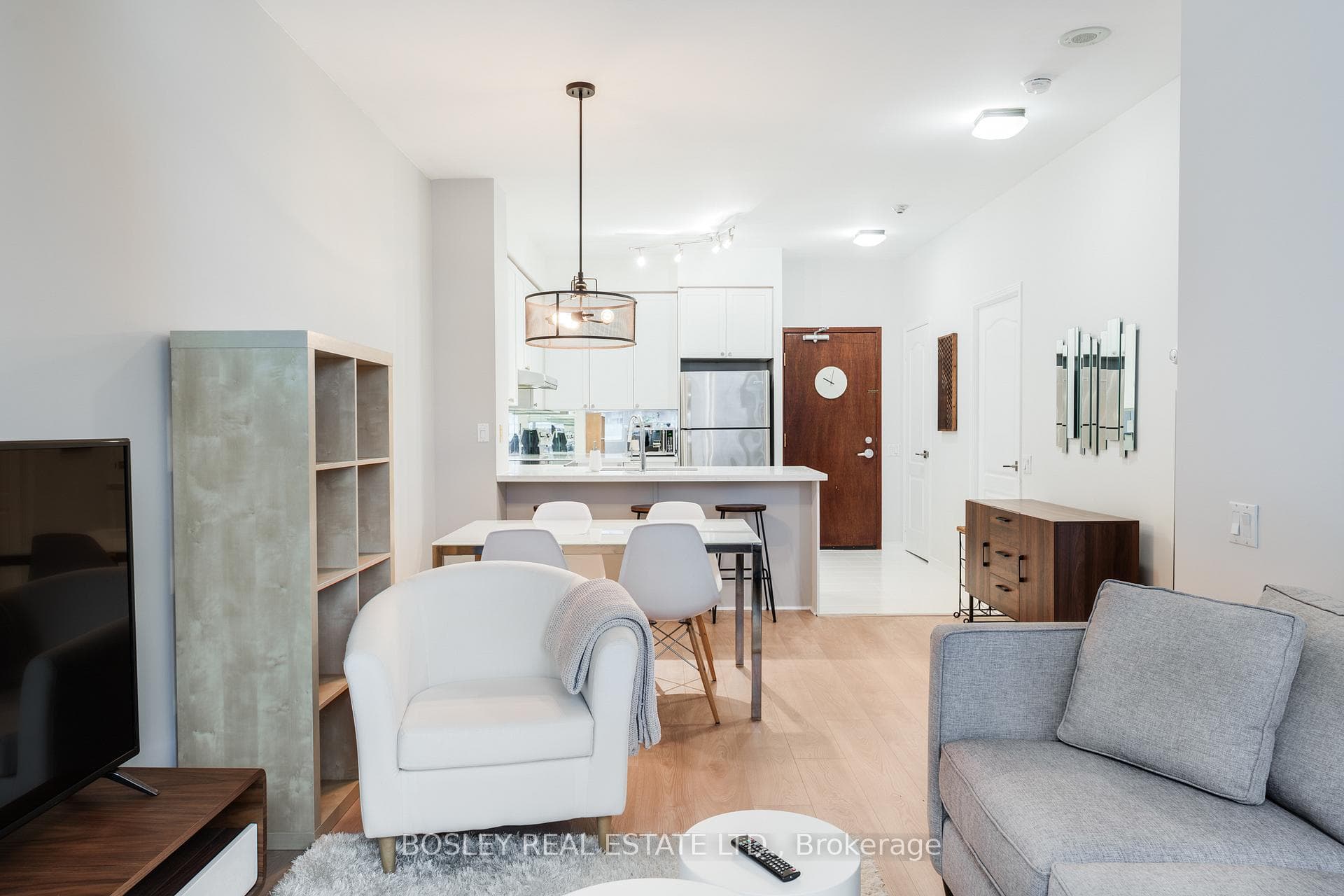 555 Yonge Street Unit 714 photo 19