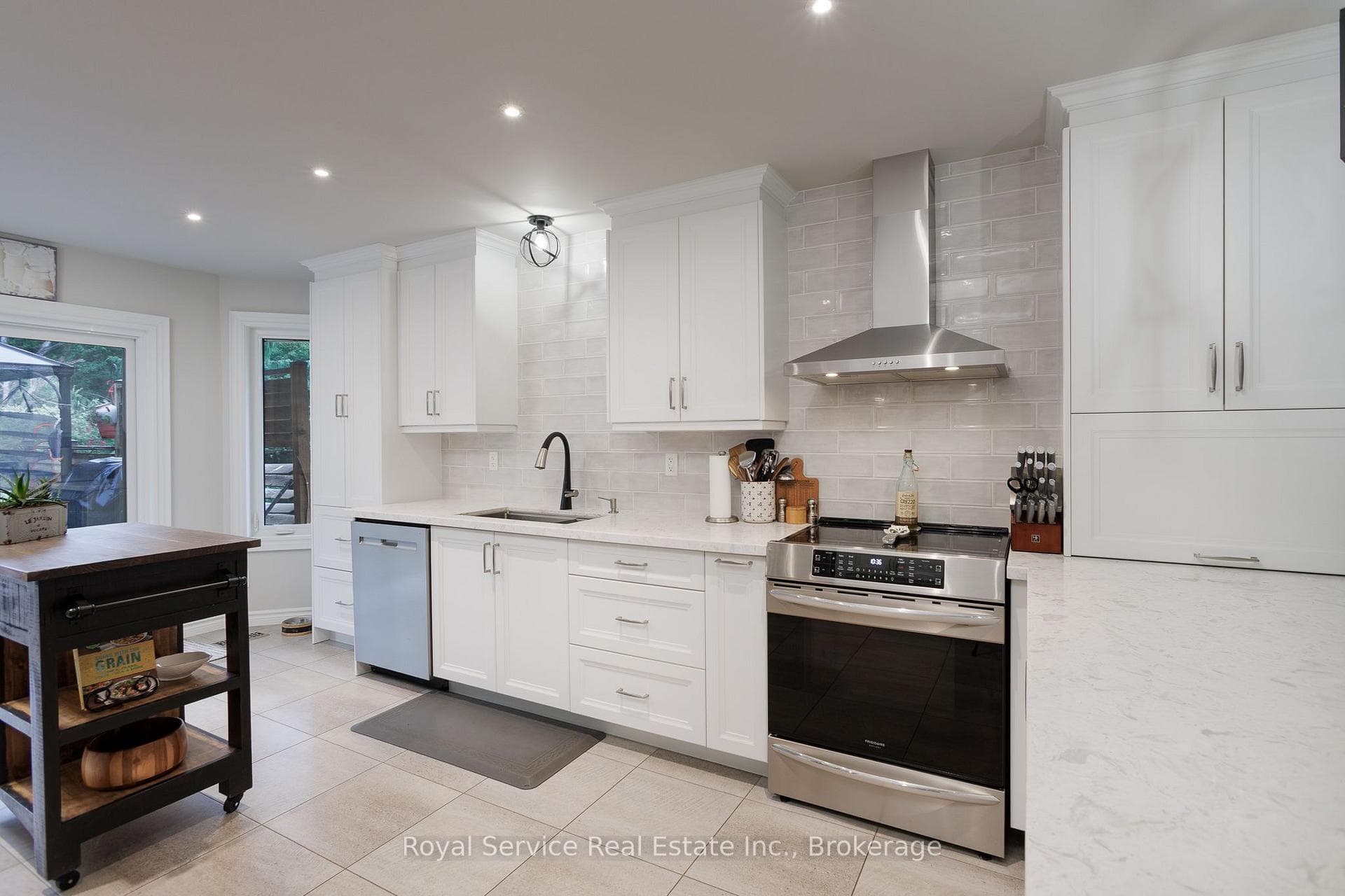 5171 White Road photo 12
