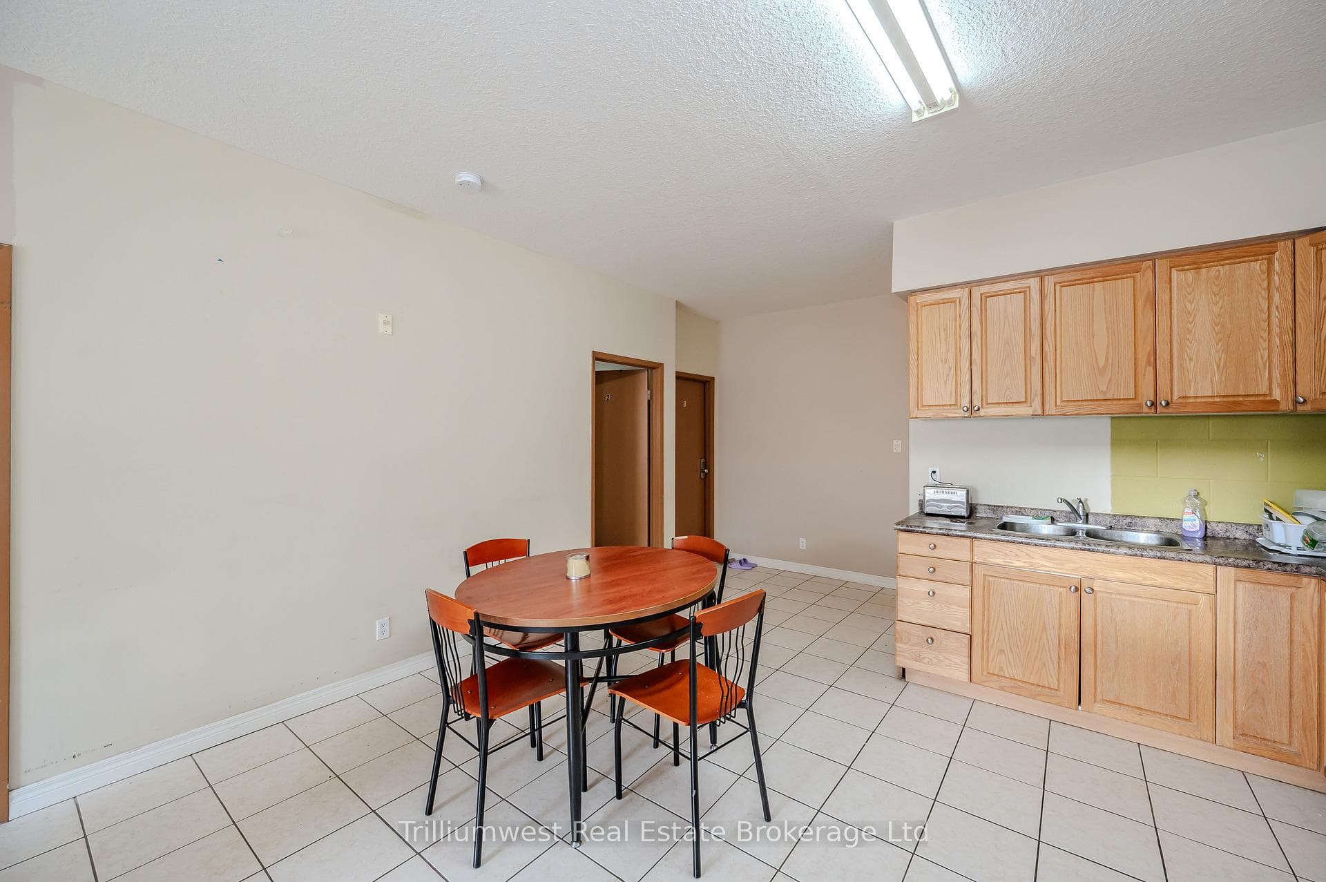 253 Lester Street Unit 503 photo 15