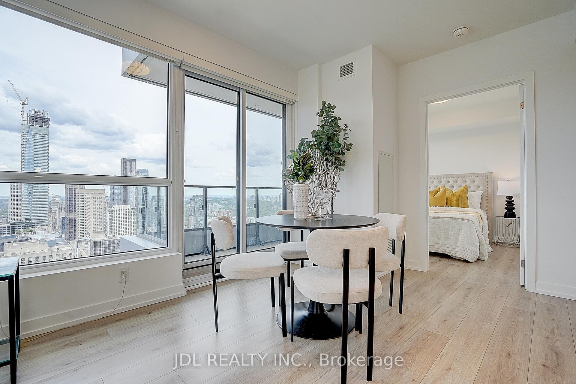 395 Bloor Street Unit 3902 photo 20