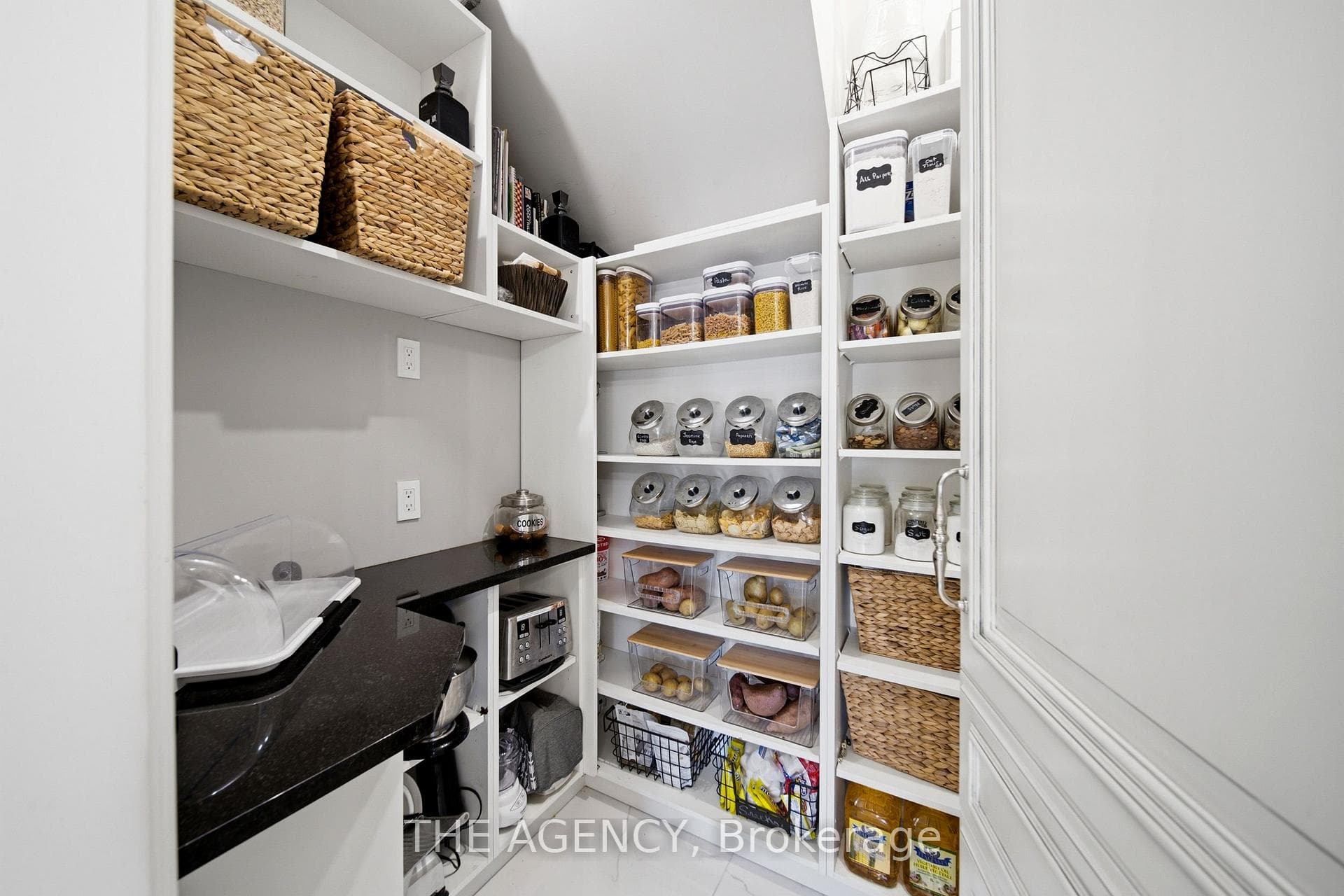 7009 Wellington Road photo 11