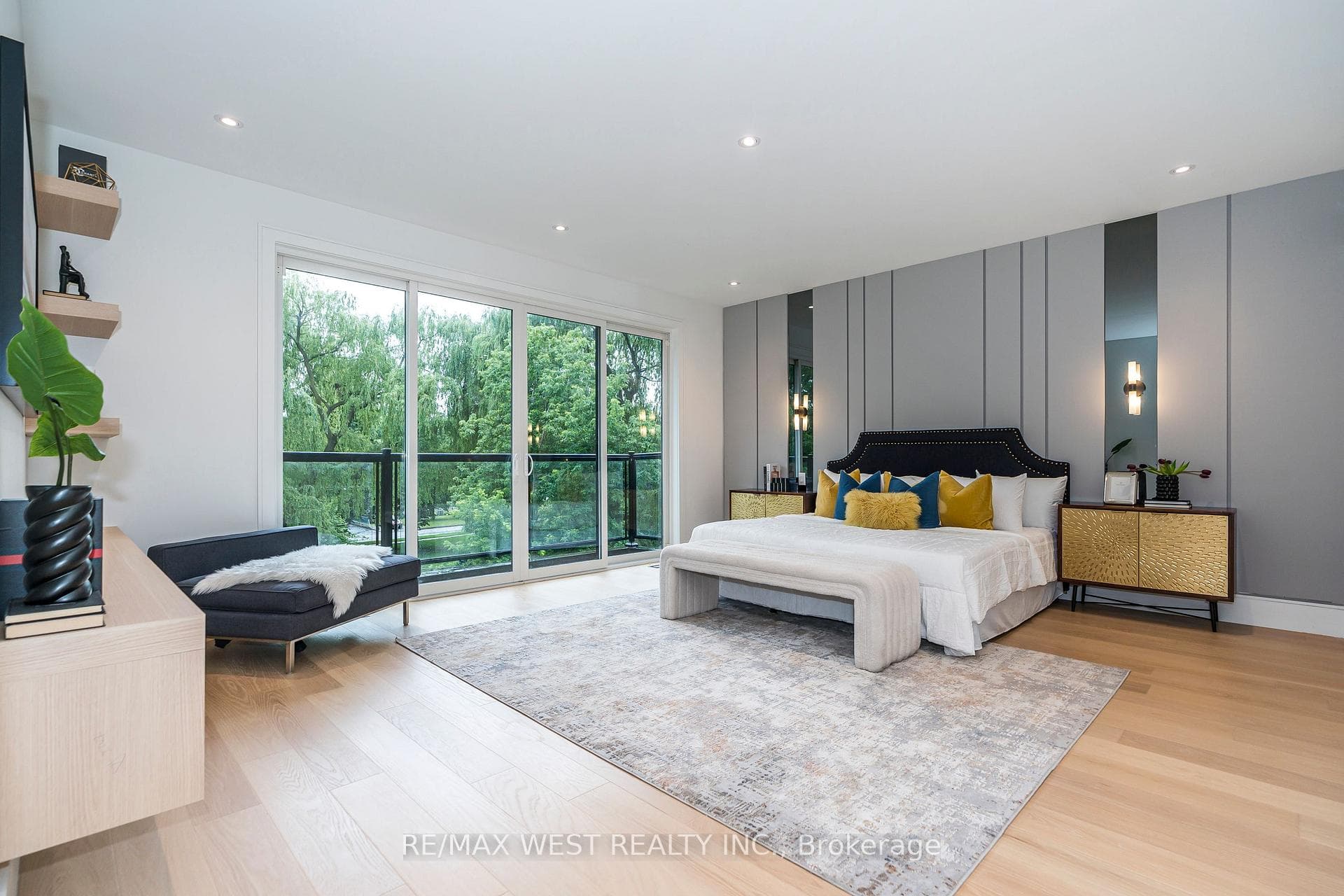 109 Hounslow Avenue photo 28