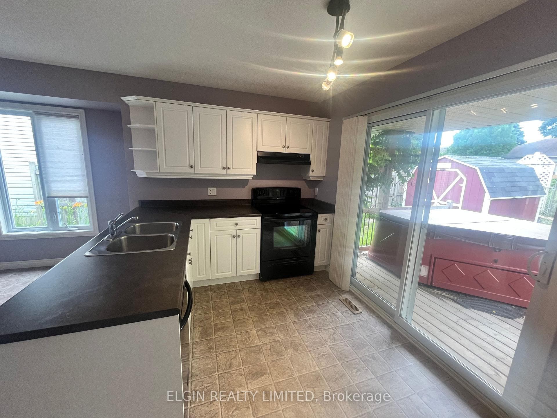 600 Highview Drive photo 11