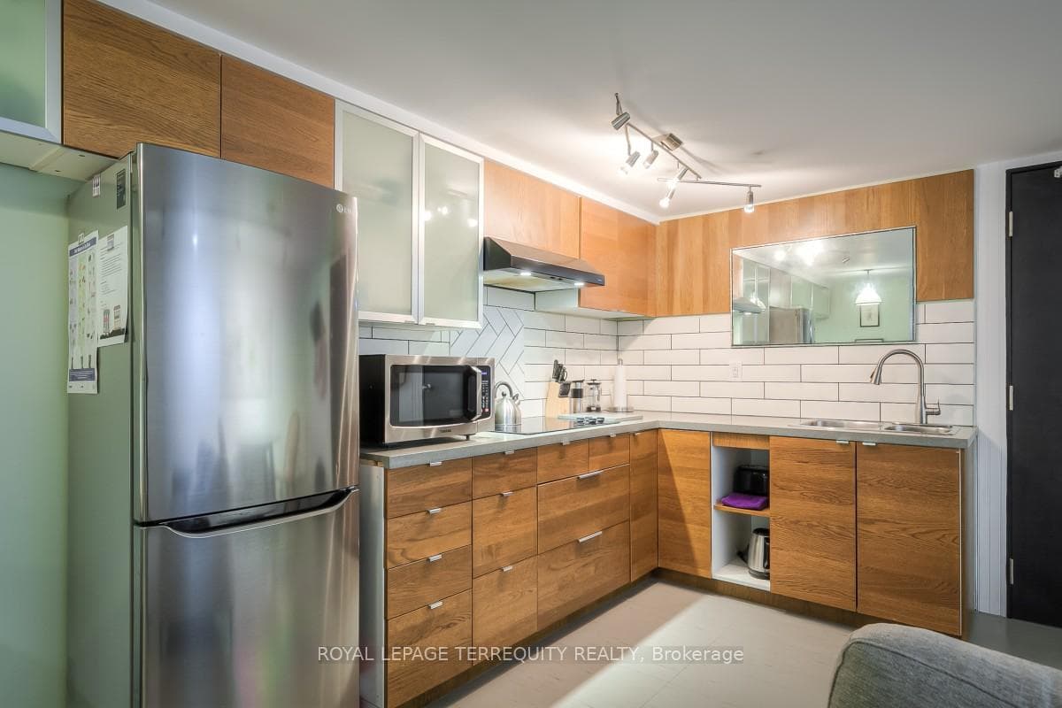 26A Scarlett Road Unit BSMT photo 8