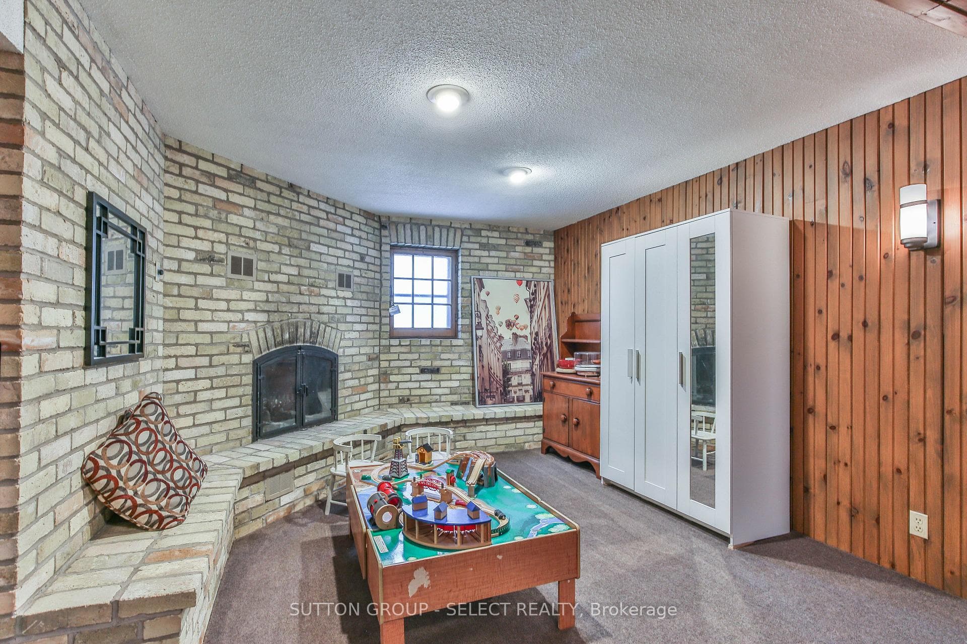 272 Huron Street photo 29