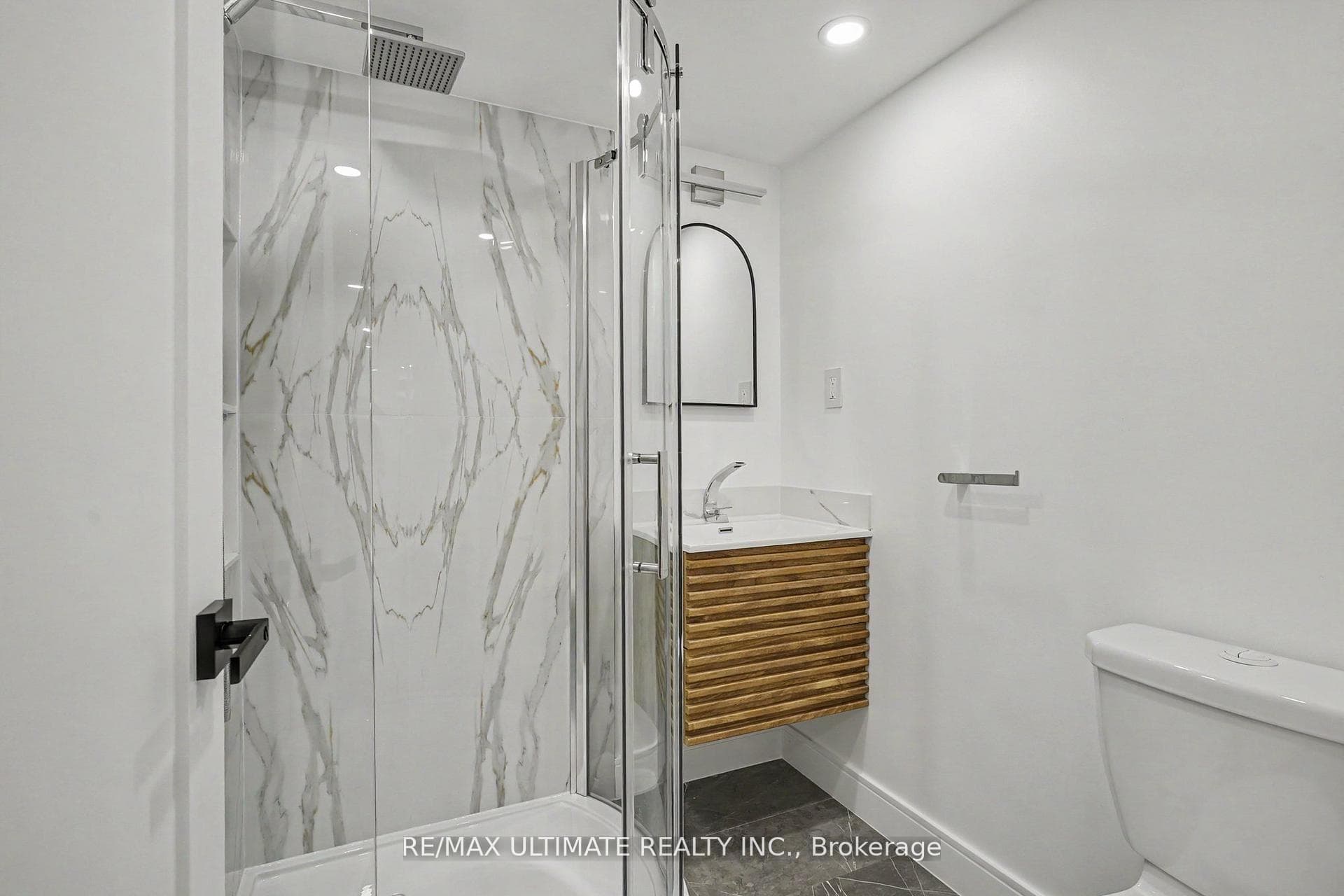 89 Alberta Avenue photo 38