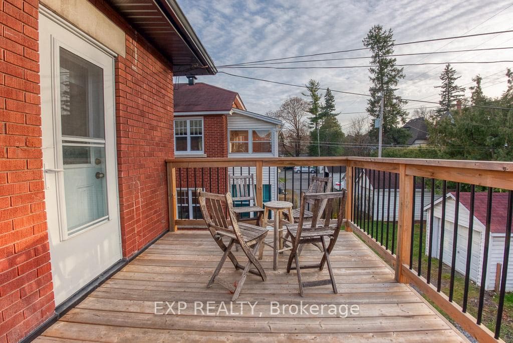 448 Holland Avenue photo 9