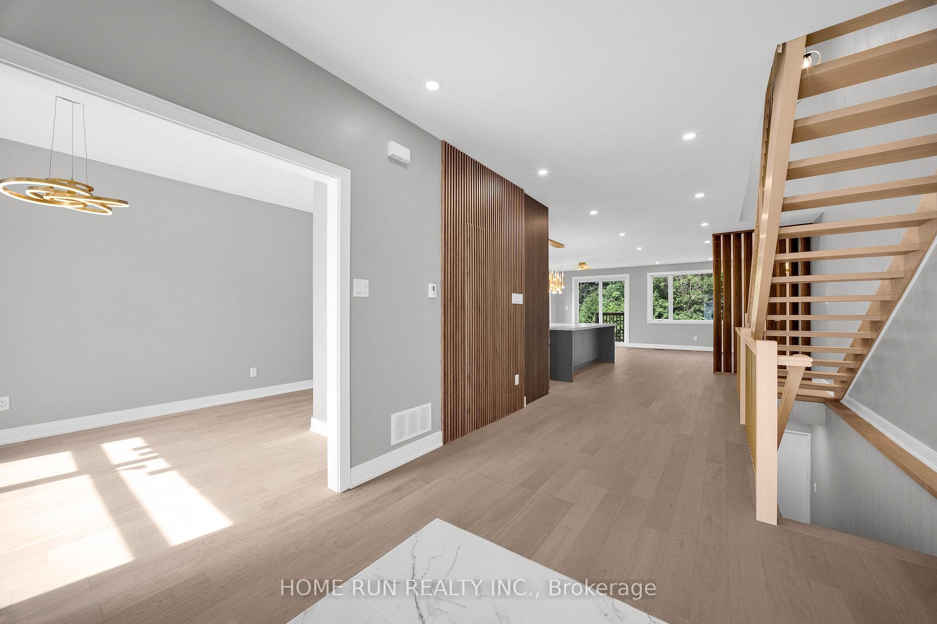 297 Dovercourt Avenue photo 2