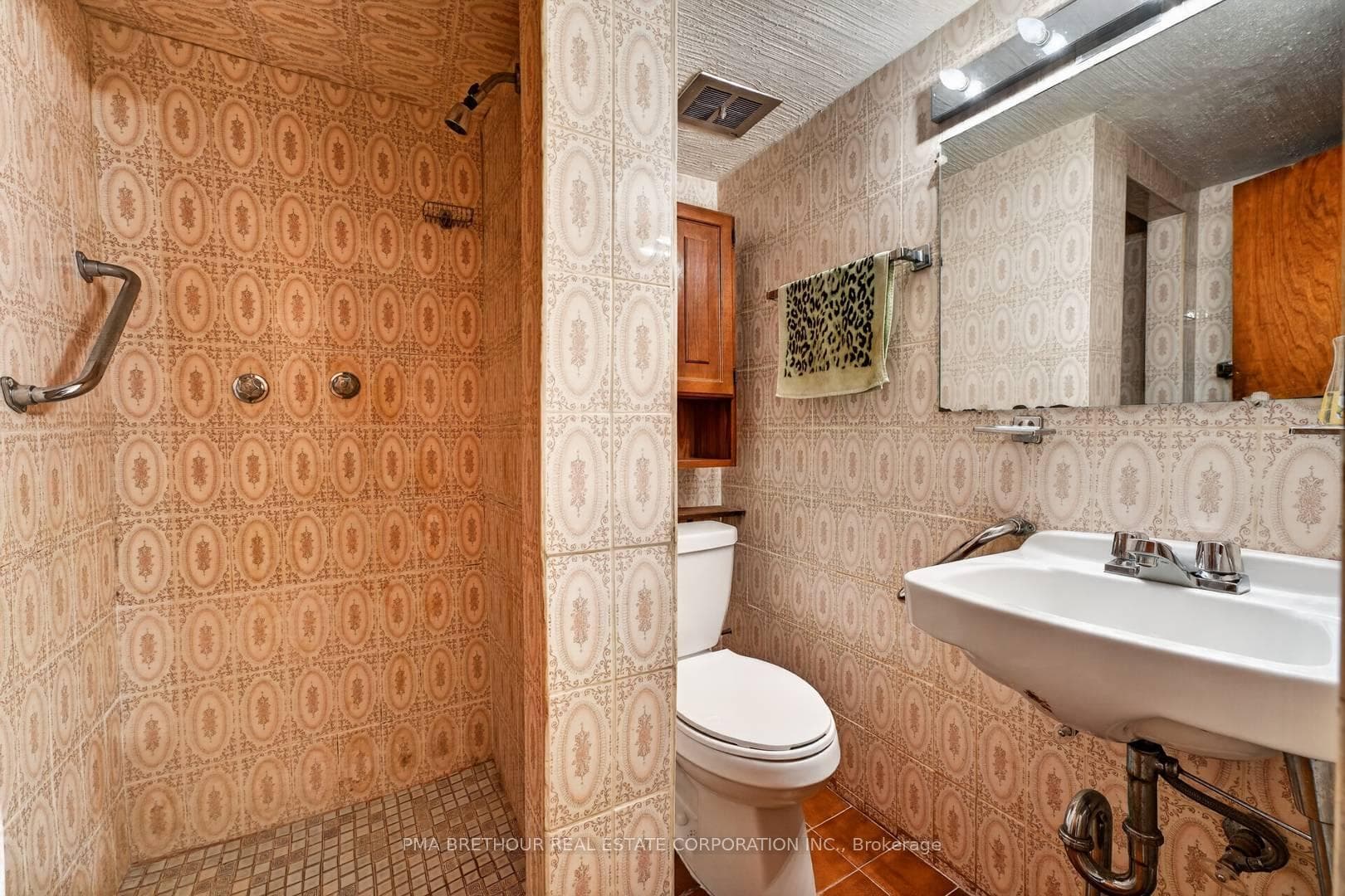 65 Goldsboro Road photo 21