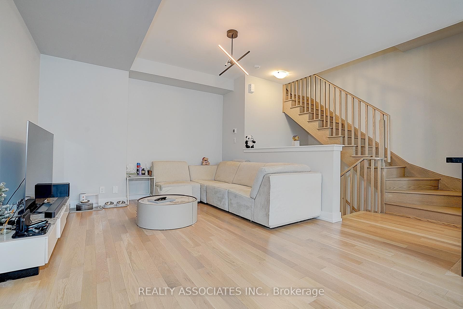 4 Gilbert Wright Avenue photo 5