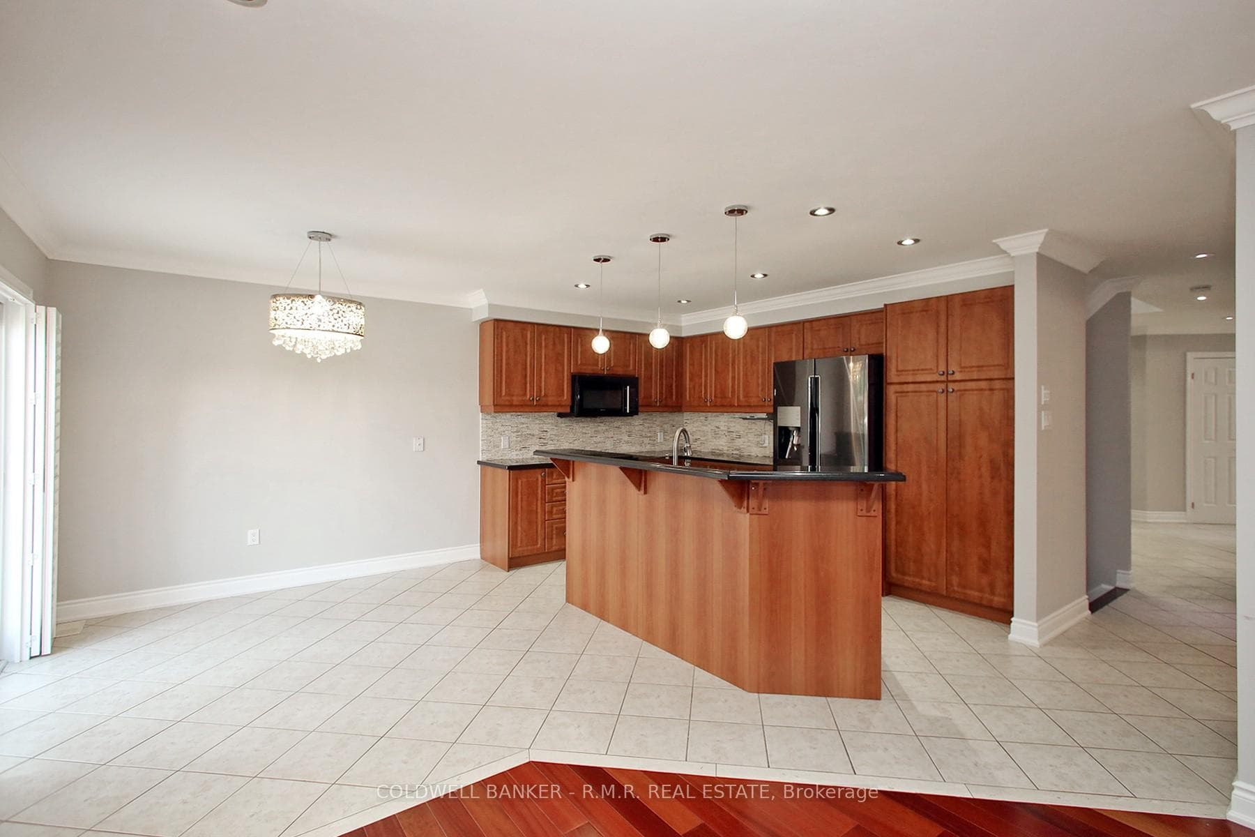 8 Temple-West Crescent photo 12