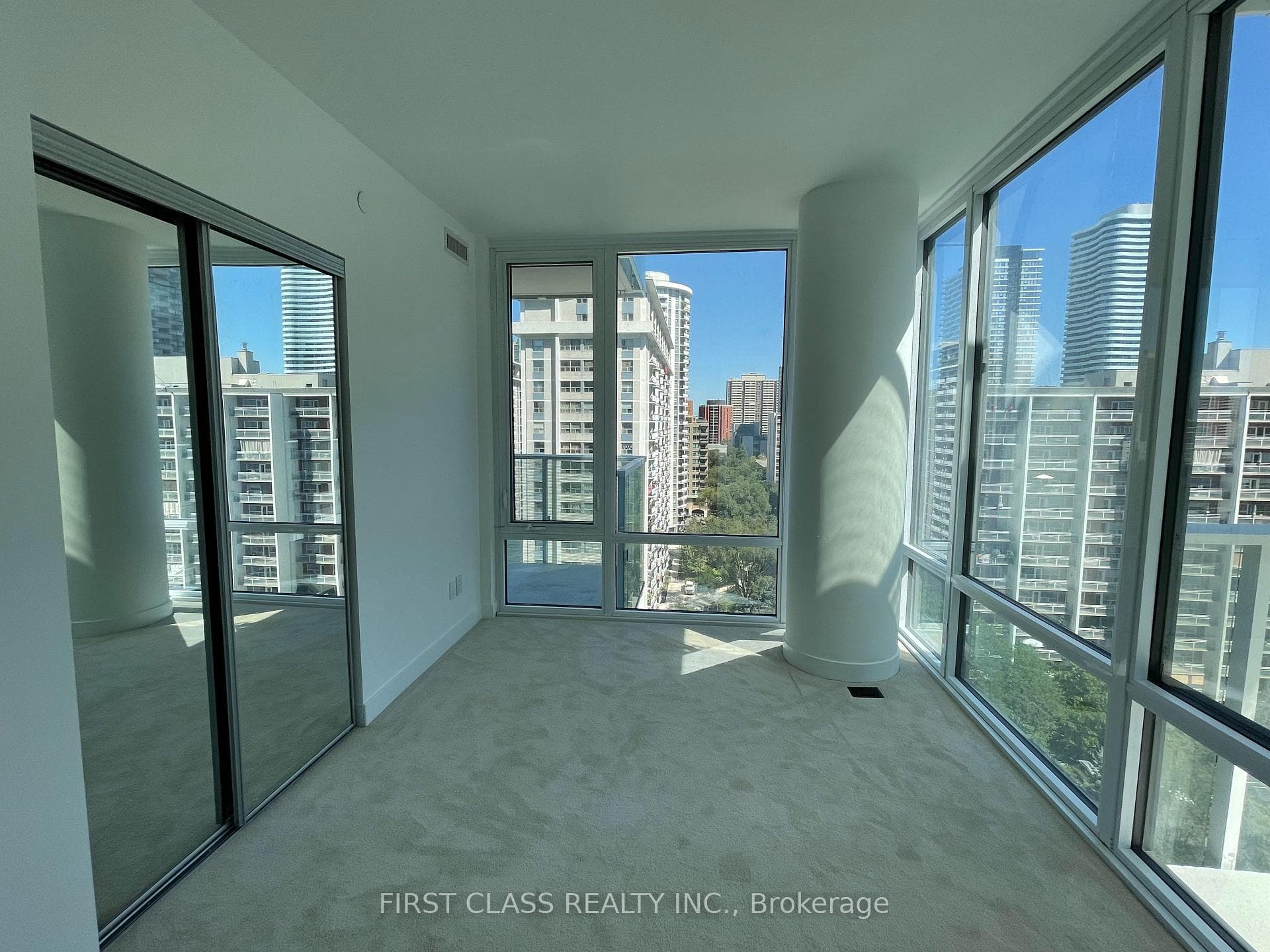 501 Yonge Street Unit 909 photo 7