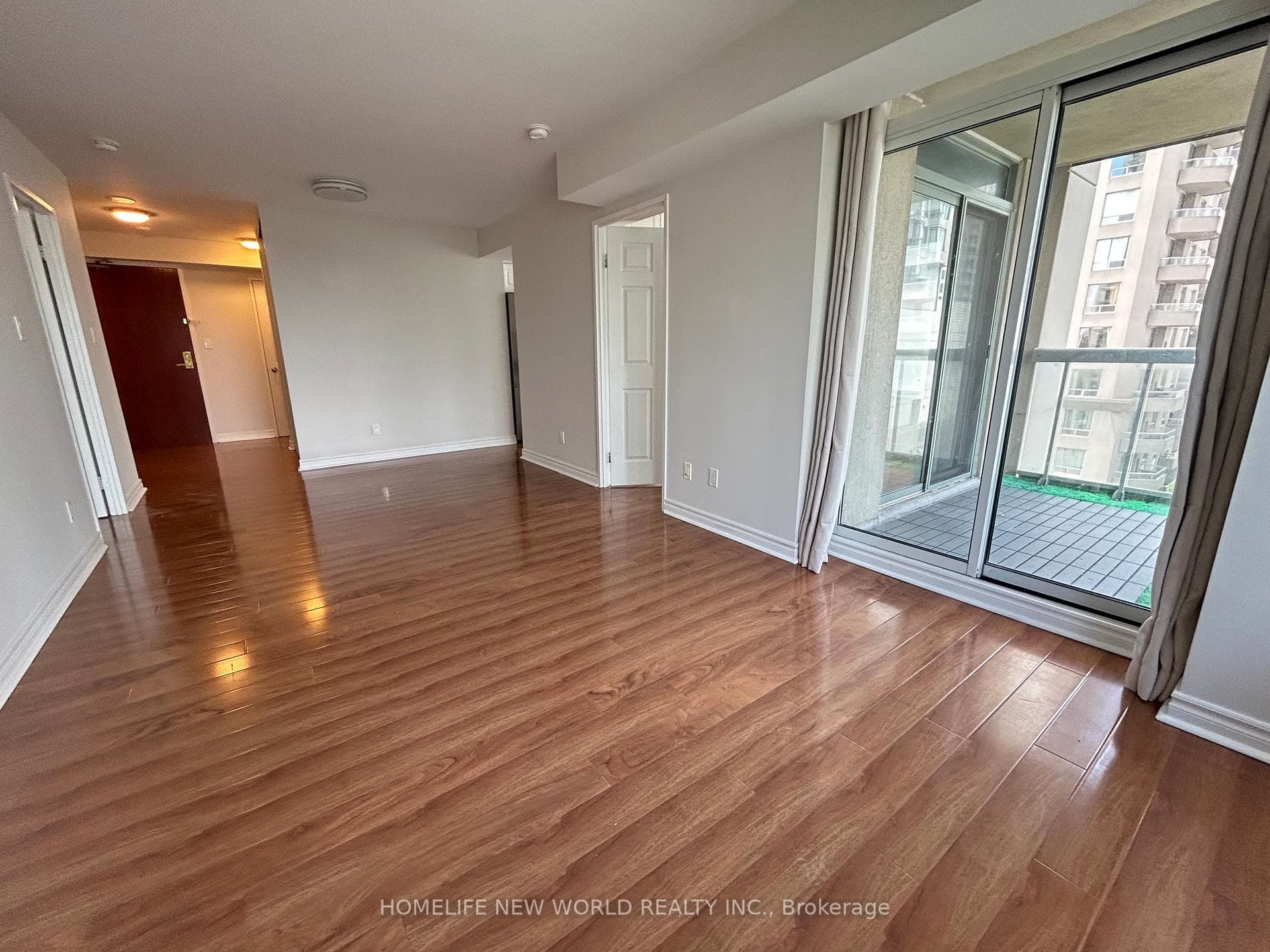 28 Empress Avenue Unit 912 photo 6