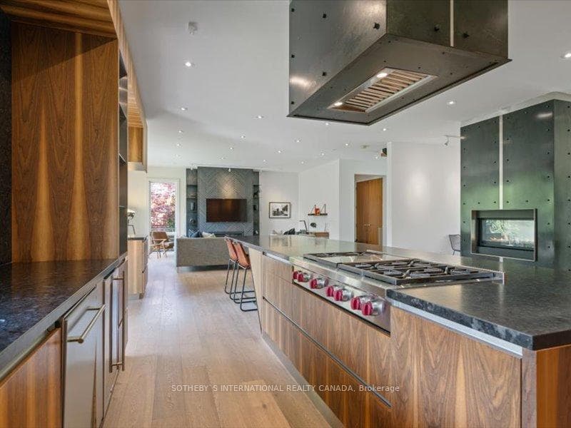 1487 Lakeshore Road photo 12