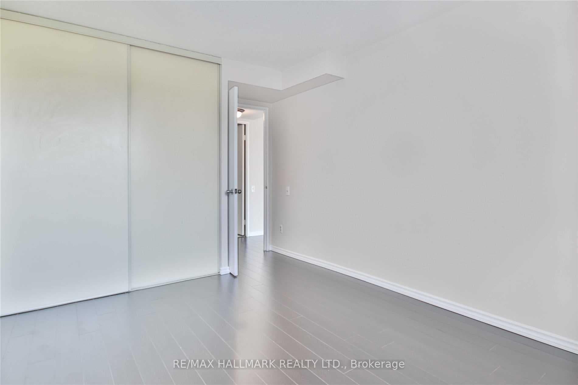 2466 Eglinton Avenue Unit 306 photo 20