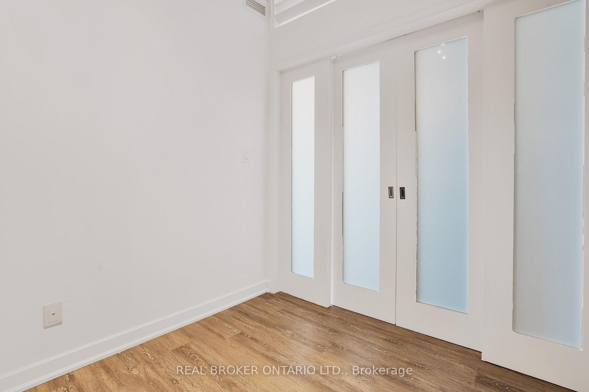 33 Bay Street Unit 3610 photo 9